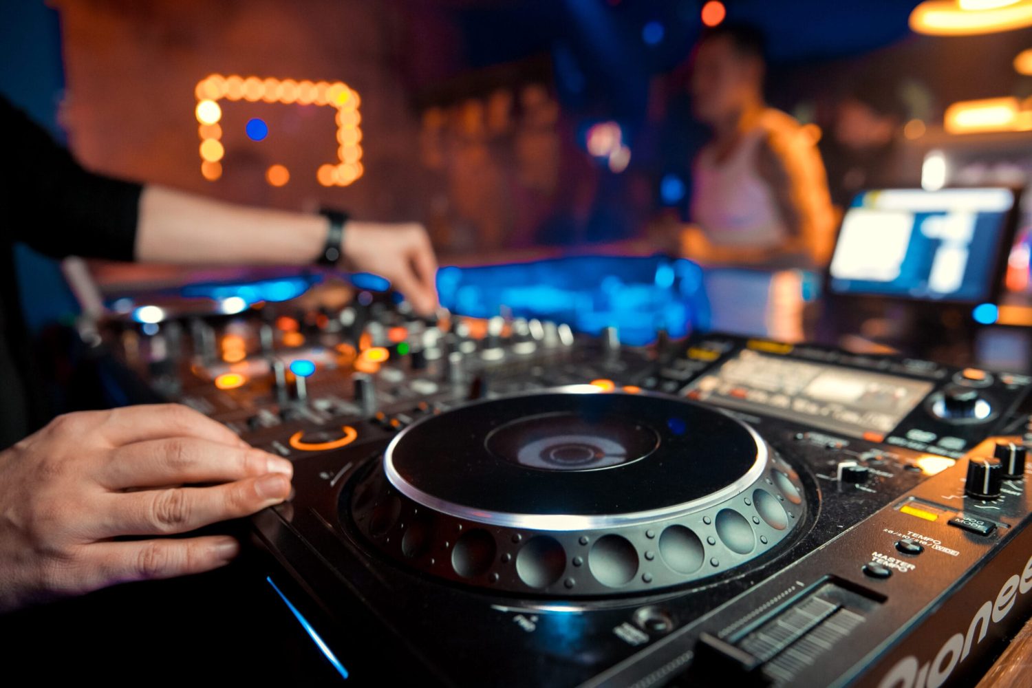 Dj,Console,Cd,Mp4,Deejay,Mixing,Desk,Ibiza,House,Music